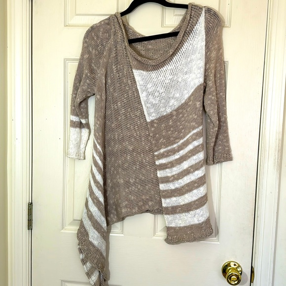 NEW Sheer Knit Sweater Size Small Beige & White - Picture 1 of 7